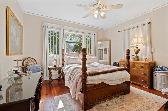 Building Photo - Prime UNC Location – 2BR Home Across from UNC Public Health