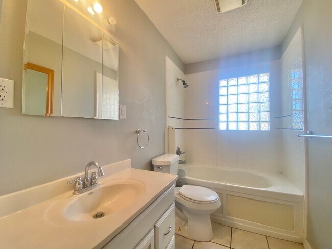 Building Photo - NOW AVAILABLE - Great 3 bedroom 2 bath nea...