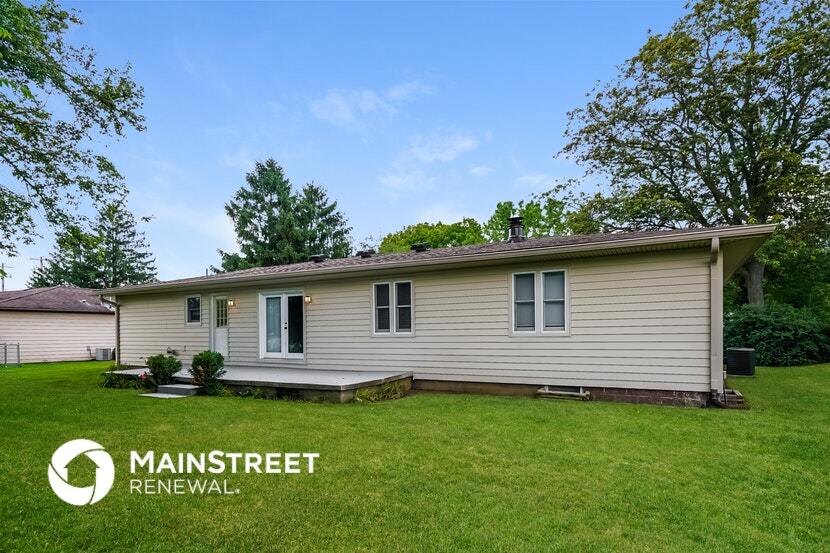 Building Photo - 305 Station St E