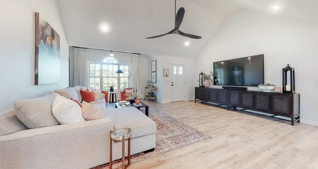 Building Photo - "Charming 3-Bed, 2-Bath Home on Claypool R...