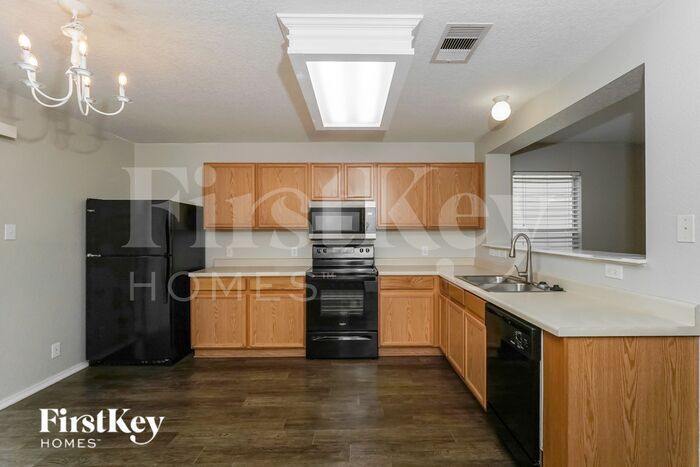 Building Photo - 118 Cindy Lou Dr