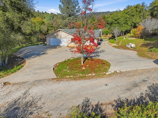 Building Photo - 43379 Leach Rd