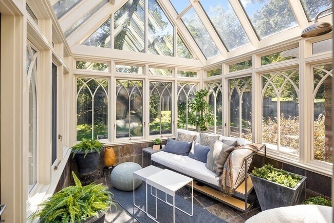 Building Photo - 100 Summer St