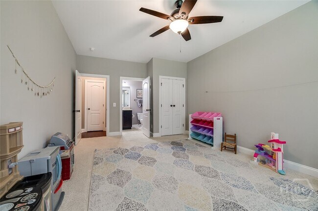 Building Photo - 121 Cypress Loop