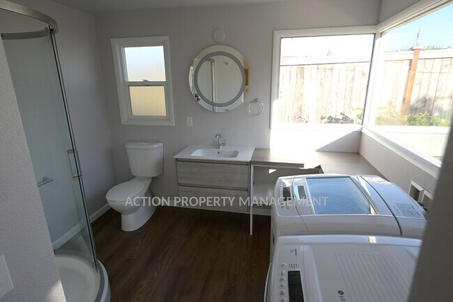 Building Photo - 4 bed 2 bath home in Port Angeles