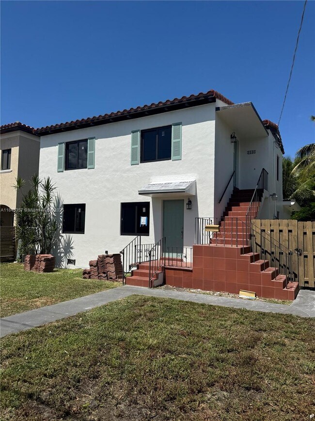 Building Photo - 1136 SW 12th Ct