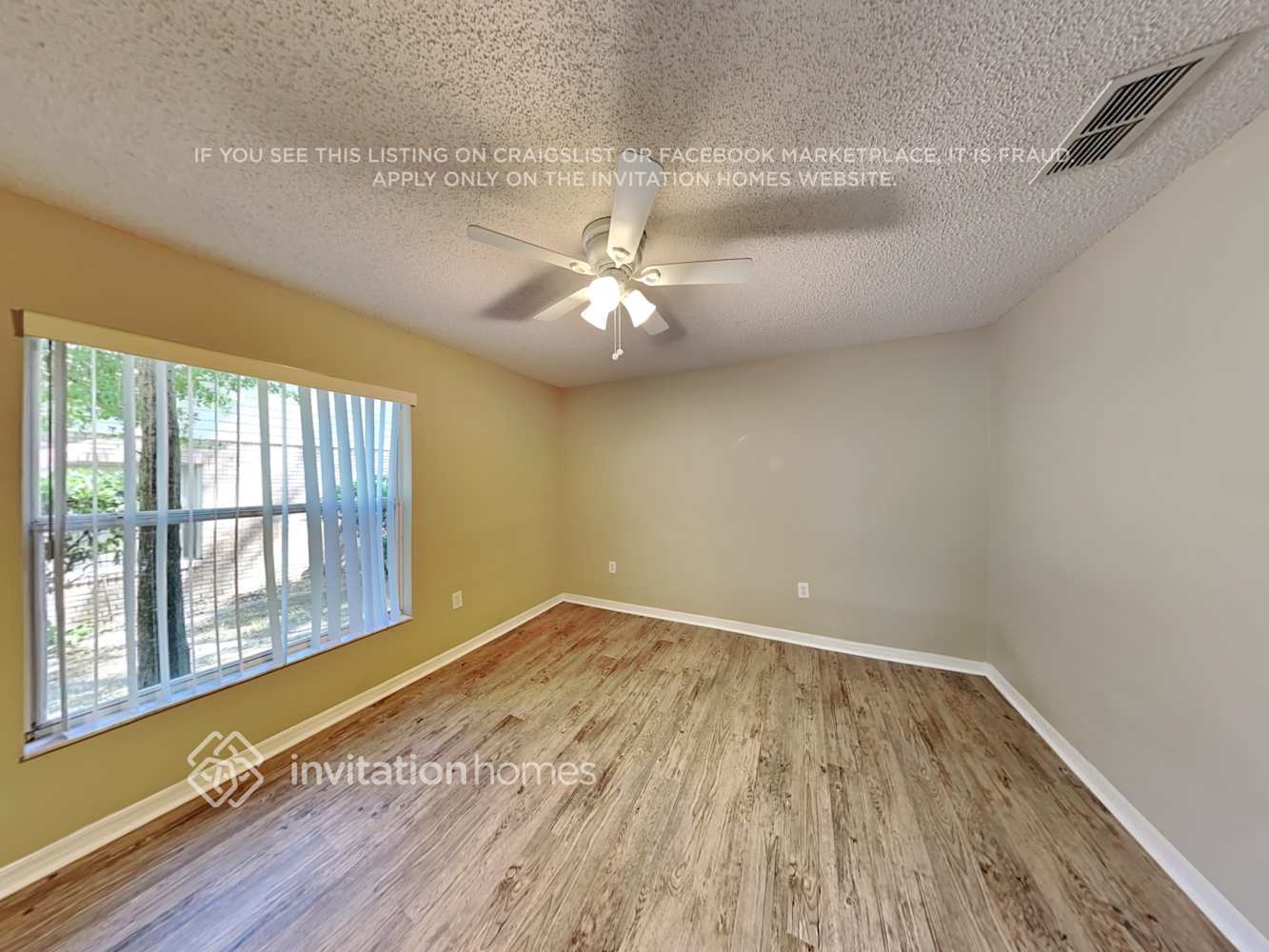 Building Photo - 1402 Whispering Woods Way