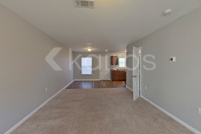 Building Photo - 305 Lumpkin Ln