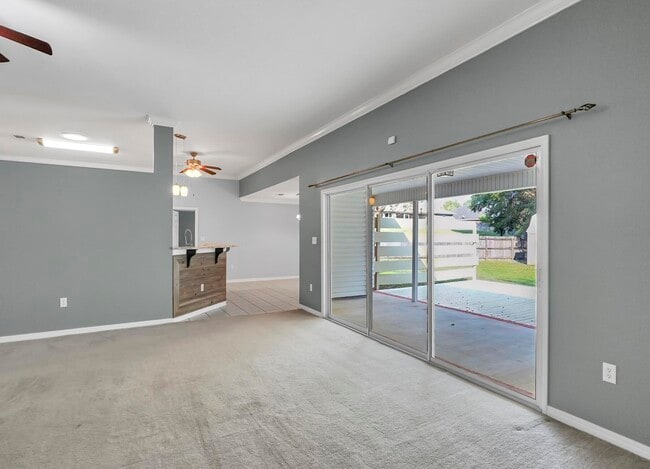 Building Photo - 5897 Saratoga Dr