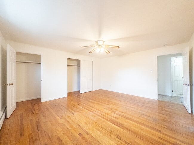 Bedroom | Madison Ave Apts - Madison Ave Apartments