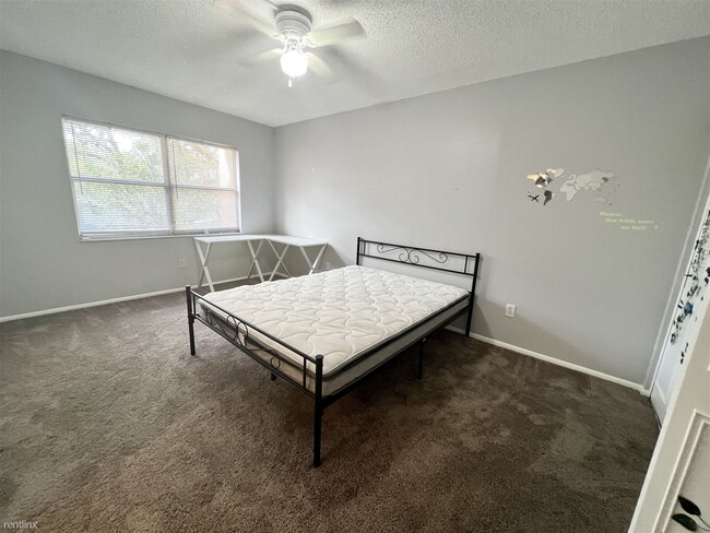 Building Photo - 1 br, 1 bath Condo - 4411 Shady Terrace La...