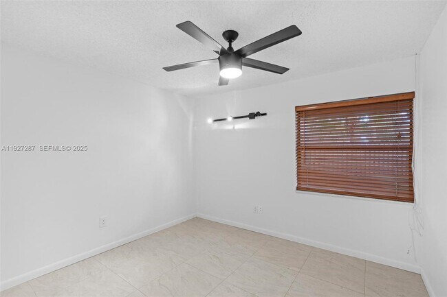 Building Photo - 10824 SW 132nd Cir Ct