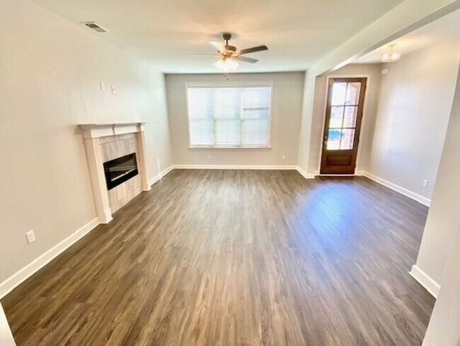 Building Photo - Now Leasing a 4-bedroom 2.5 bath home in Somerville, TN