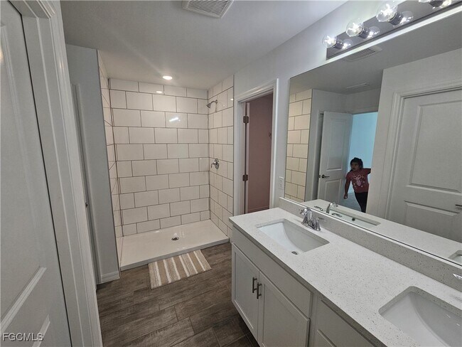 Building Photo - 1138 SW 14th Terrace