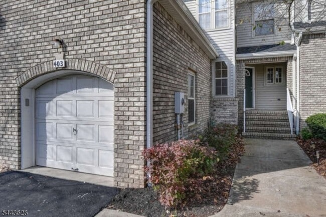 Building Photo - 403 Taggert Dr