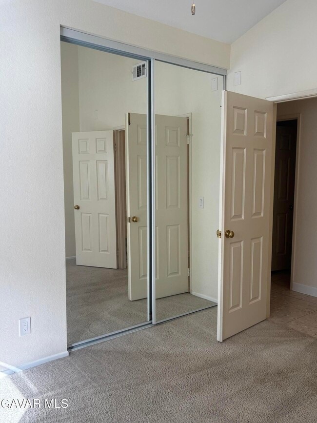 Building Photo - 3021 Mariposa Ave