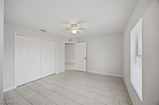 Building Photo - 1426-1428 Cape Coral Pkwy W