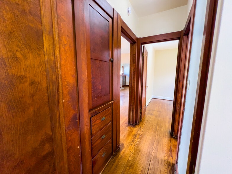 Building Photo - 464 Shasta Dr