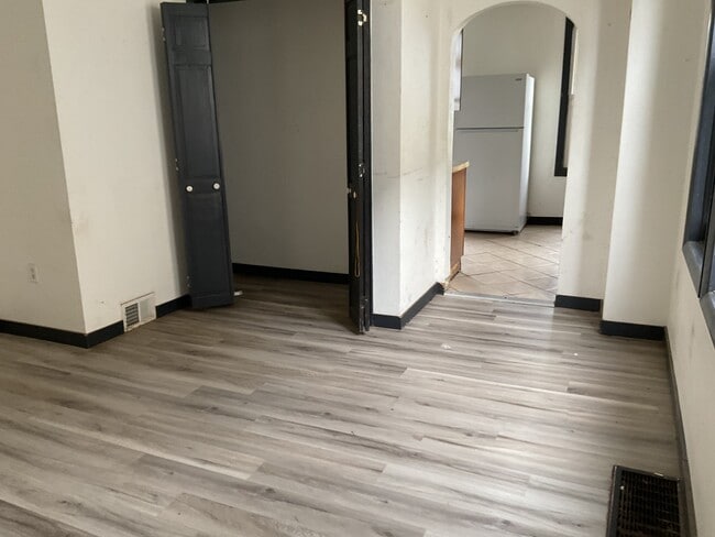 Building Photo - 3002 Garbett St