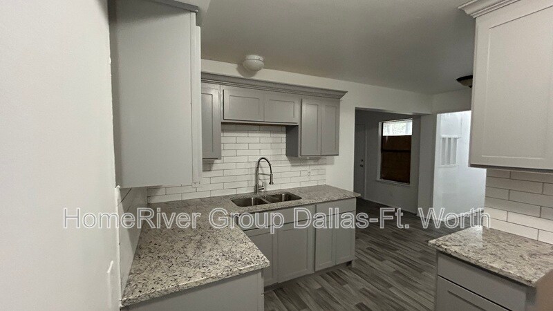 Primary Photo - 4847 Haas Dr