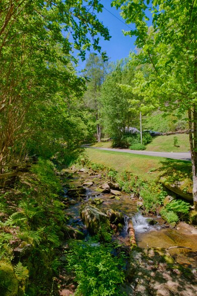 Building Photo - 14981 Tapoco Rd