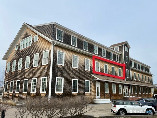 Building Photo - 60 Willow St