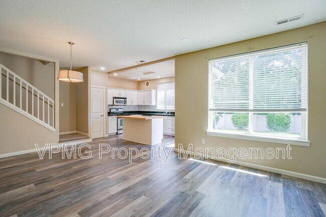 Building Photo - 4013 NE 89th Way