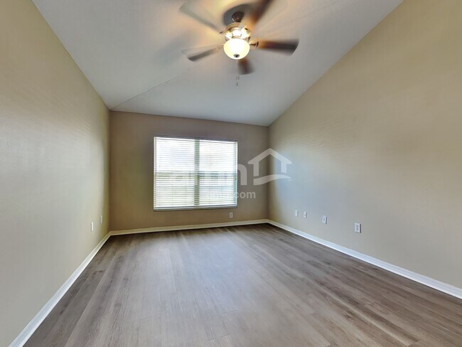 Building Photo - 1750 Kirtley Dr