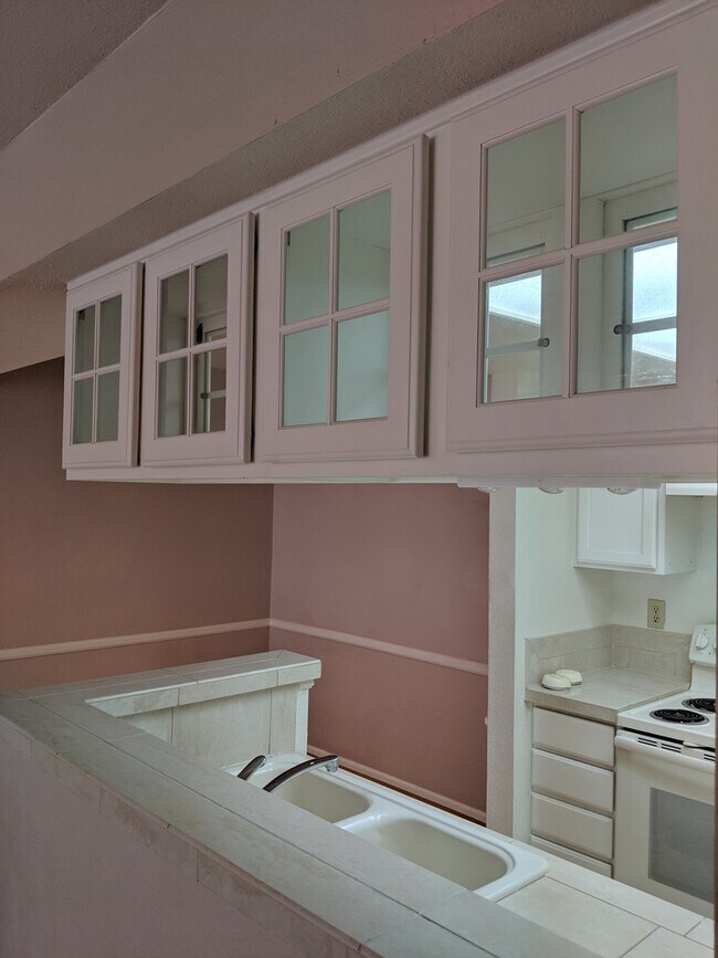 Building Photo - Englewood/DTC Ground Floor 2 Bedroom 2 Bath Condo For Rent - Great Location and Amenities
