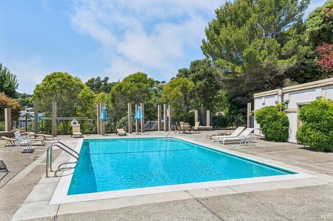 Building Photo - 112 Marinero Cir