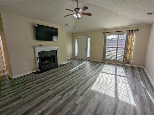 Building Photo - 89 Carlisle Ln