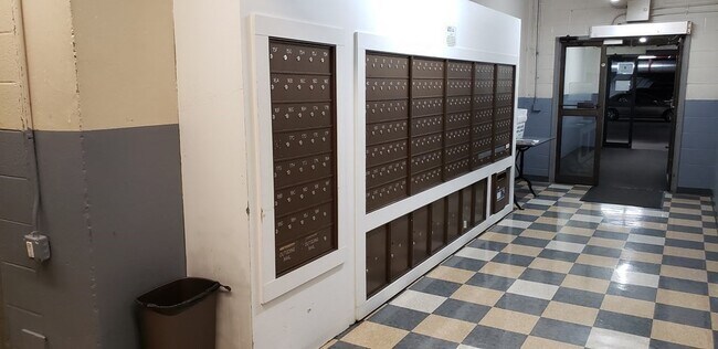 Building Photo - 6 Whittier Pl