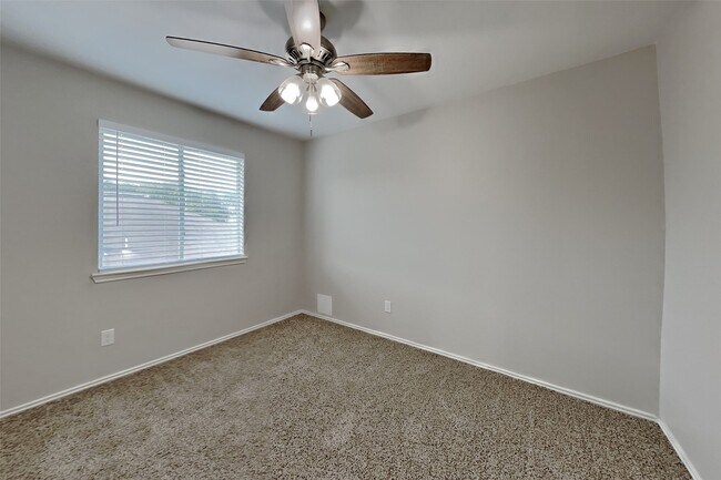 Building Photo - 1806 Usher Ct