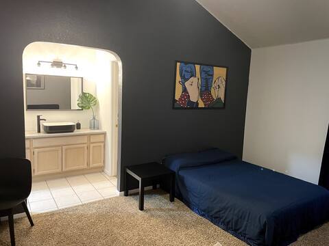 Building Photo - 1313 Michelangelo Dr