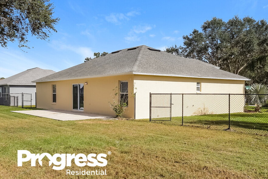 Building Photo - 3180 Thoroughbred Loop N