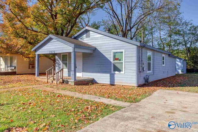 Building Photo - 2910 2nd Ave NW