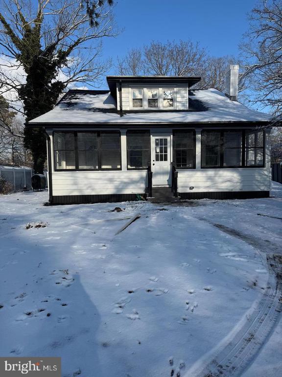 Building Photo - 11 Gentian St