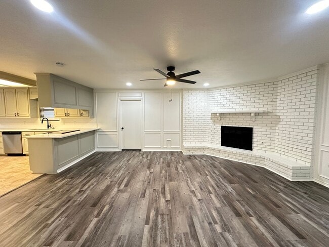 Building Photo - Cute home in Plano 4 bedrooms 3 baths