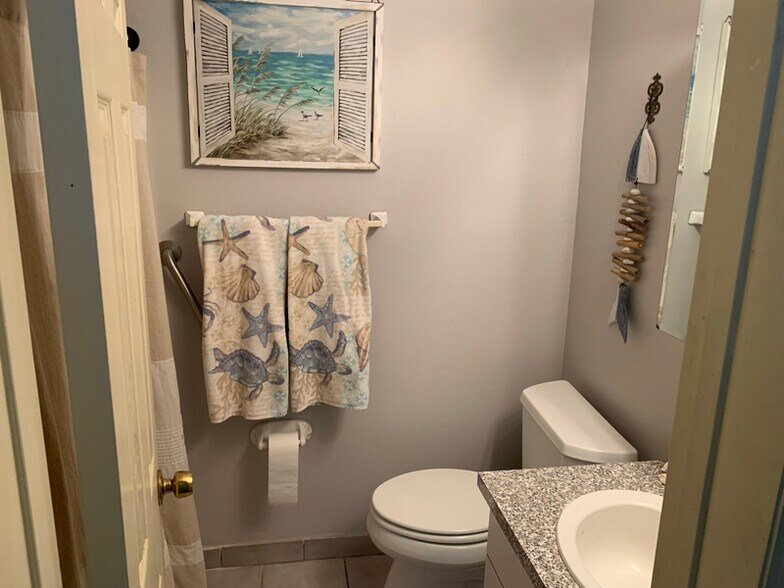 Building Photo - 628 N Disston Ave