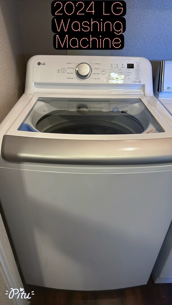 Brand New LG Washing Machine - 9316 Caulfield Dr