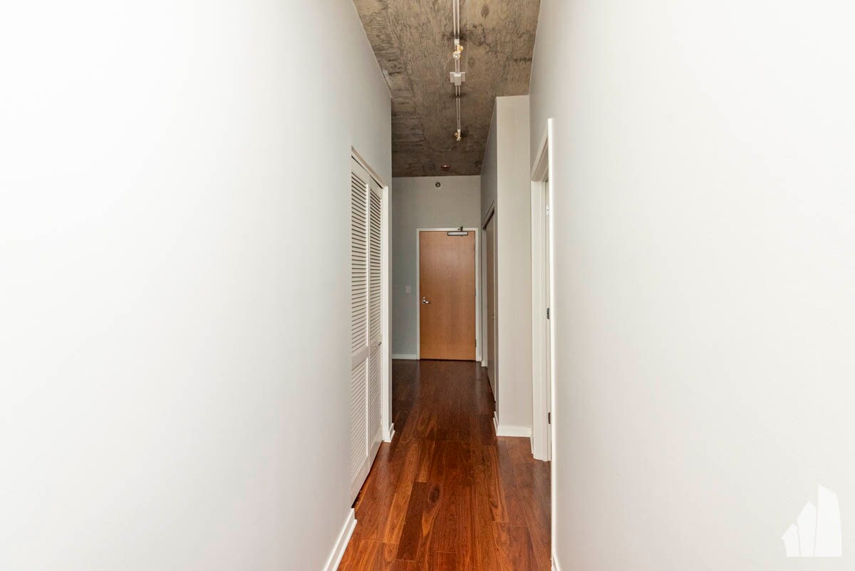 Building Photo - 700 N Larrabee St