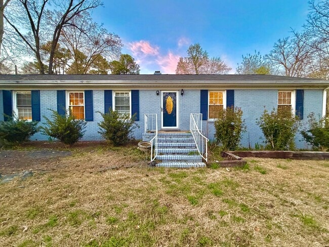 Building Photo - Charming Ranch with Fireplace, Two Living Areas & Large Lot – Minutes to Downtown