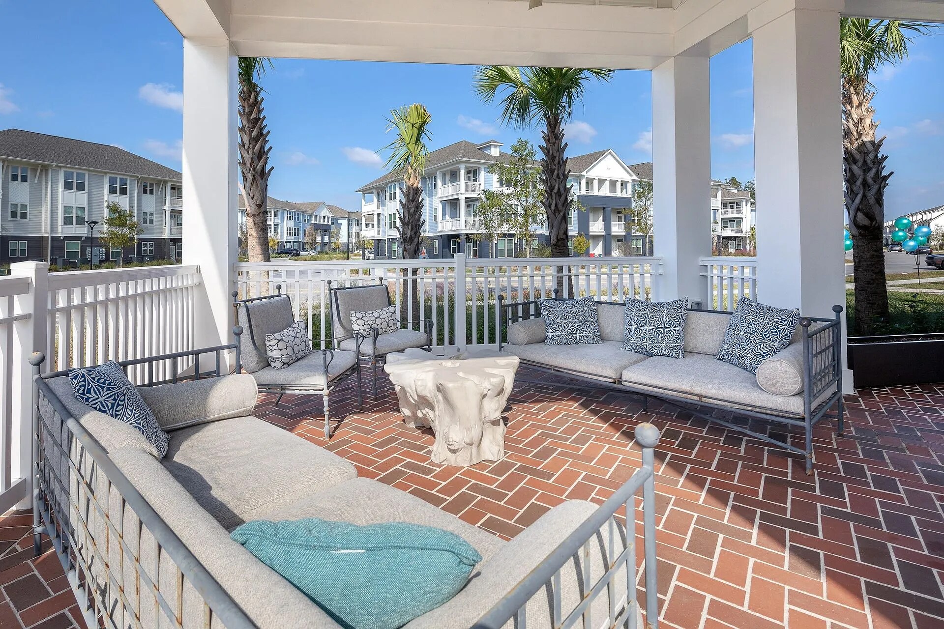 Building Photo - 115 Great Lawn Dr