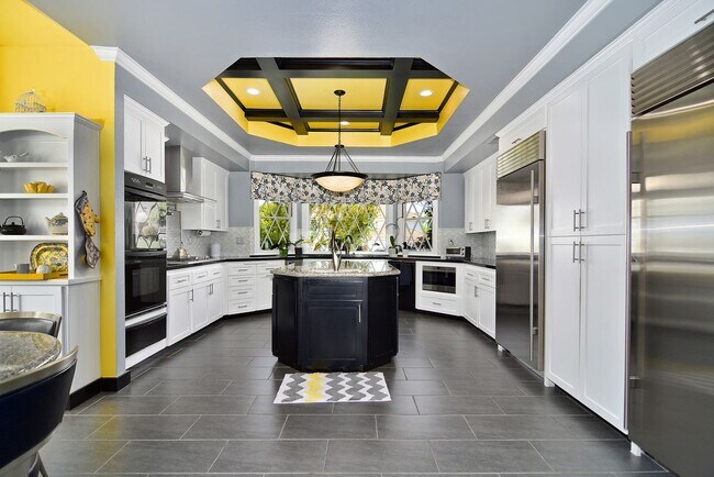 Building Photo - 29360 Castlehill Dr