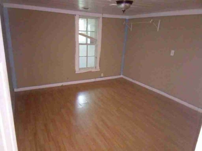 Building Photo - 605 Dixon Springs Hwy