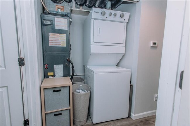 Building Photo - 1930 Independence Rd