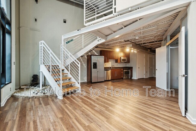 Building Photo - 415 St Pauls Blvd