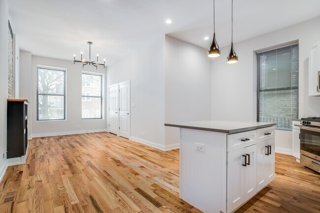 Building Photo - 5407 S Harper Ave