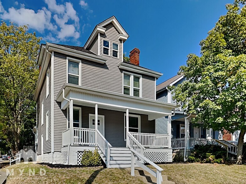 Primary Photo - 899 Wilson Ave