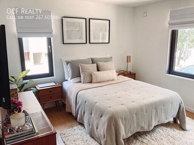 Building Photo - 152-58 W Laurel Street-208